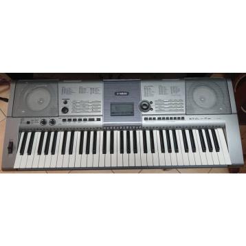 Yamaha ypt-400  tastiera 61 tasti, usata