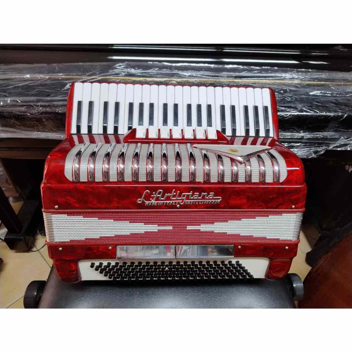 L'Artigiana fisarmonica 120 bassi made in Italy Castelfidardo, usata