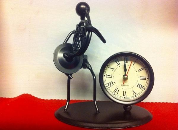 Skulptur orologio corno