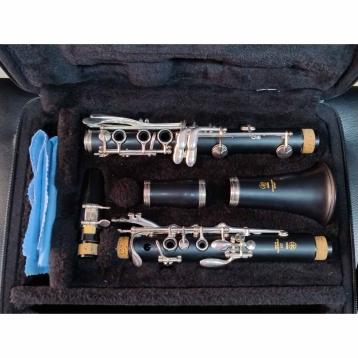 Yamaha YCL 255 S clarinetto Sib 17 chiavi argentate, usato