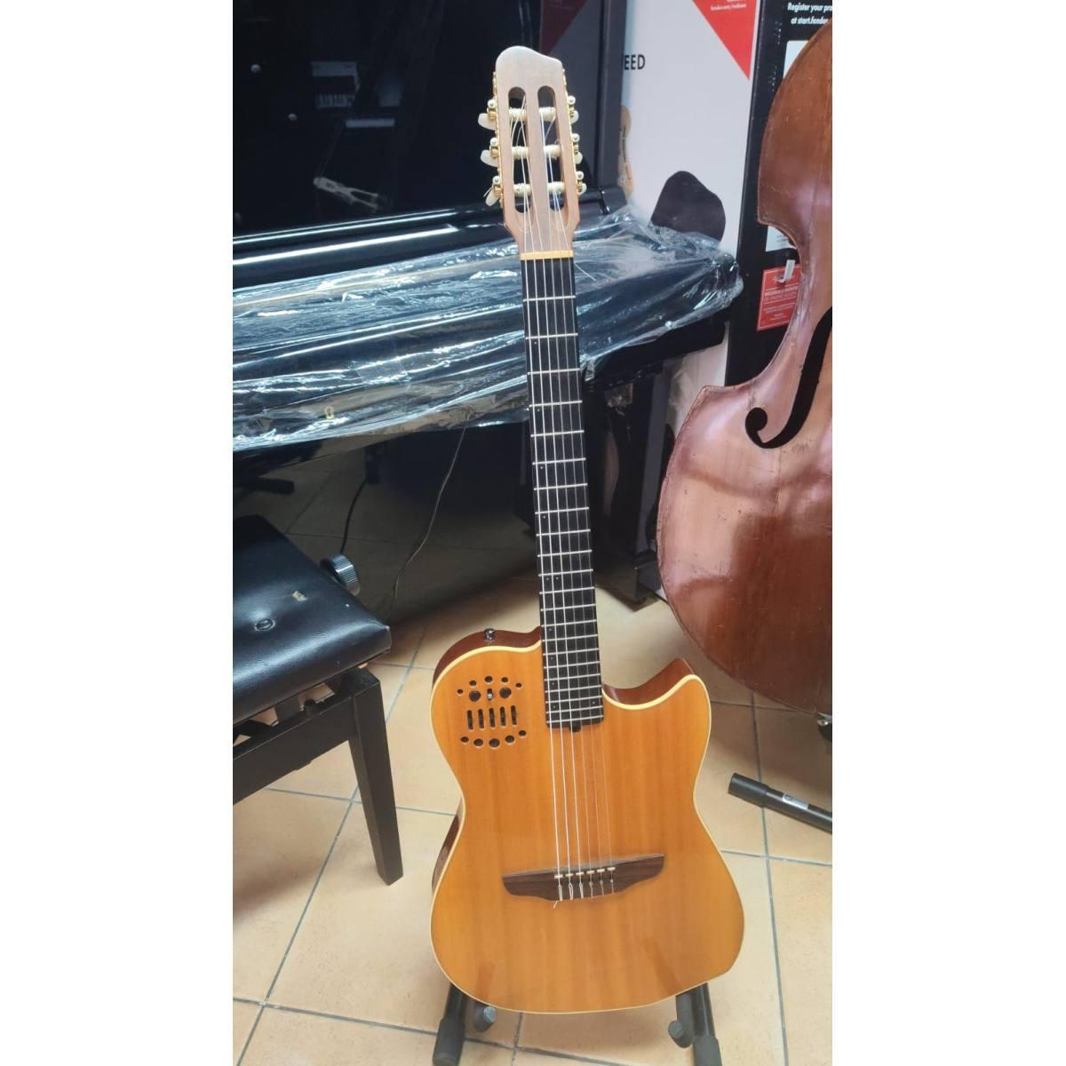 Godin Multiac 1994 made in canada usata completa di custodia originale